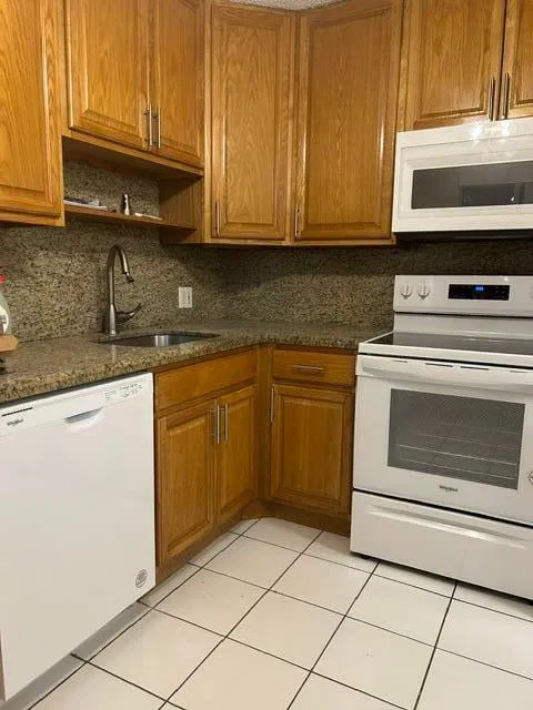 Unit 305 photo 2