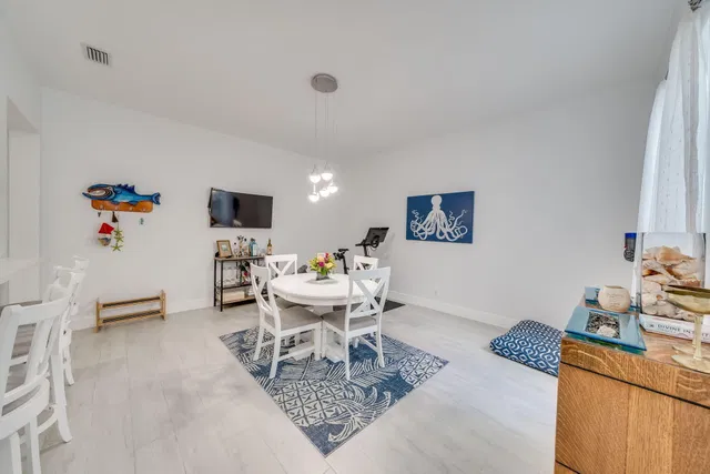  Residence photo 9