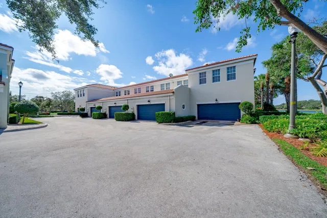  Residence photo 35