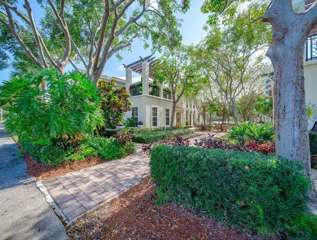  Residence photo 42