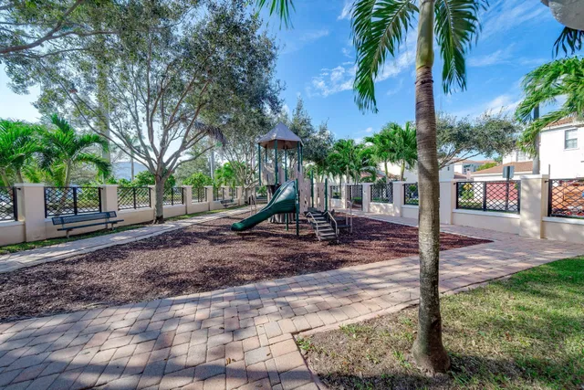  Residence photo 56