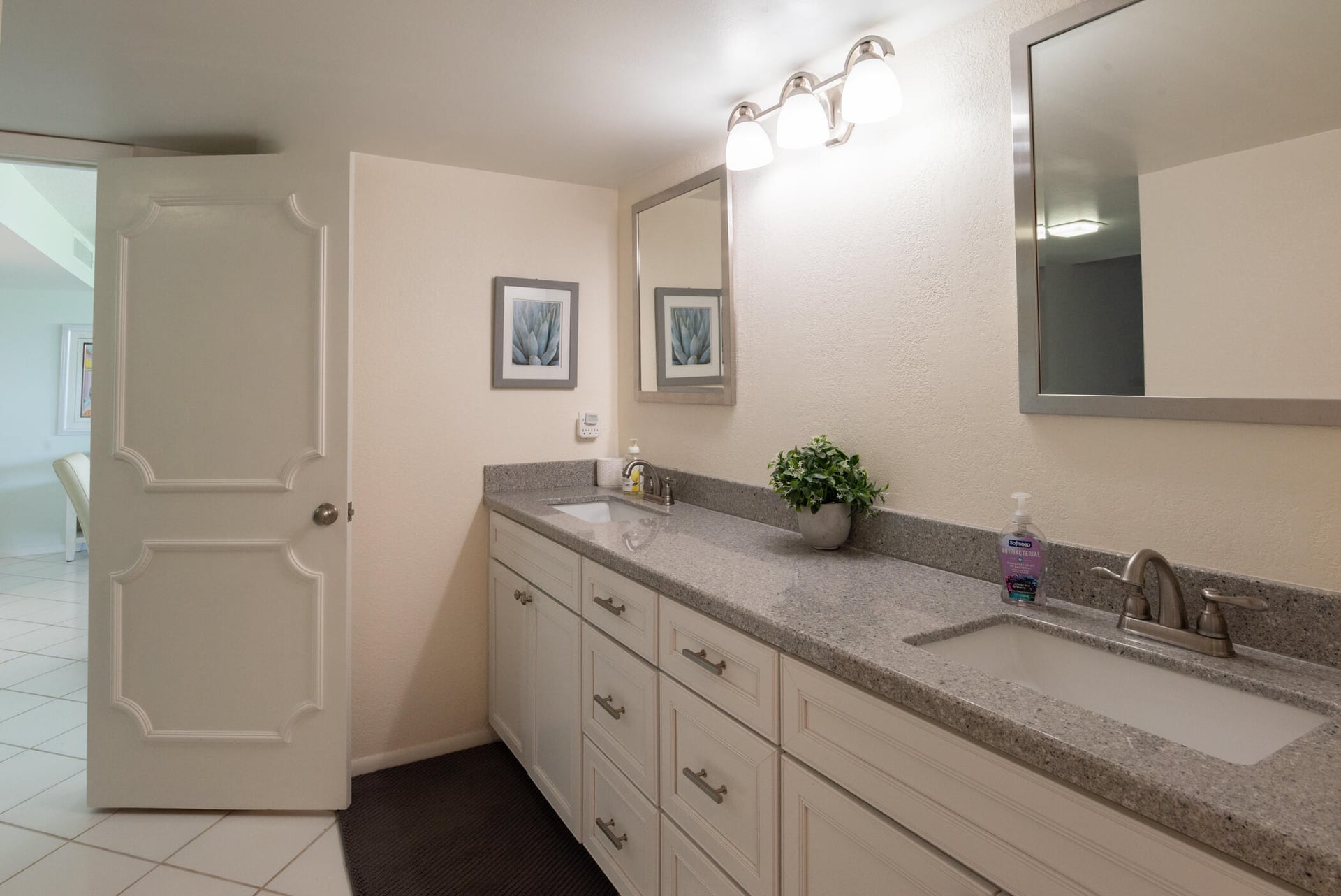 Unit 603 photo 23