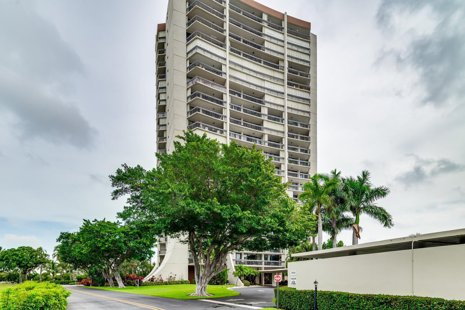 Unit 603 photo 33