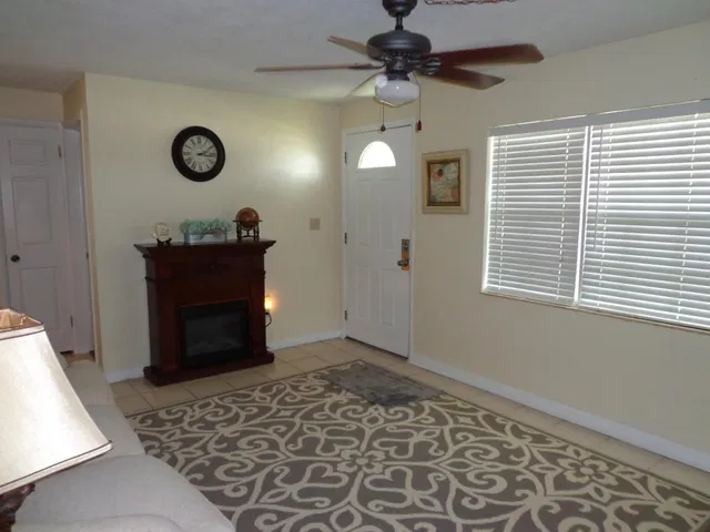 Residence photo 5