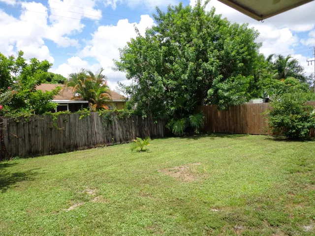 Residence photo 16