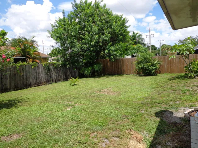 Residence photo 17