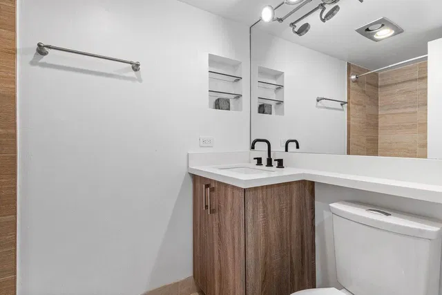  Unit 506 photo 20