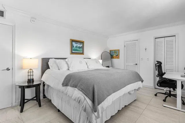  Unit 506 photo 23