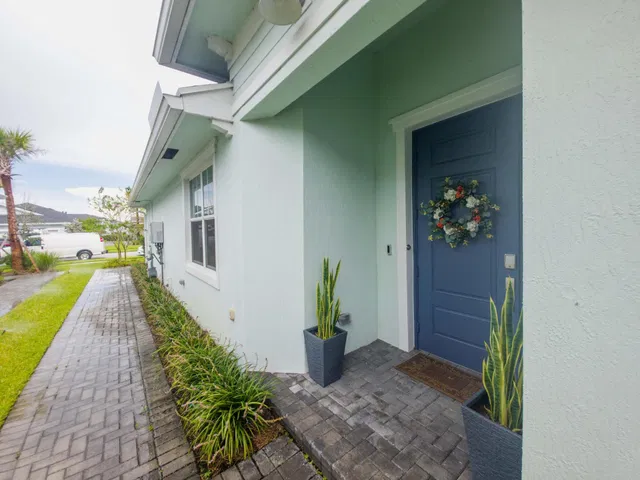 Residence photo 2
