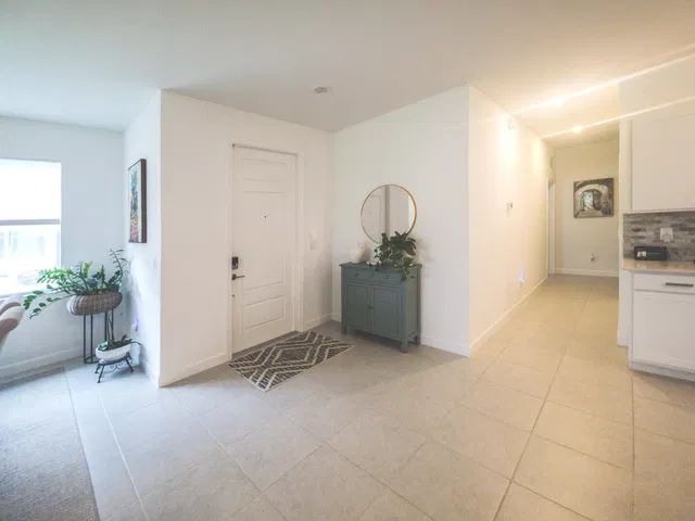 Residence photo 3