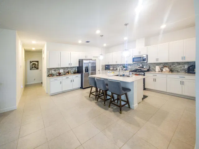 Residence photo 5