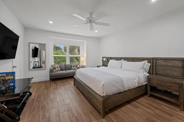 Unit 203 photo 14