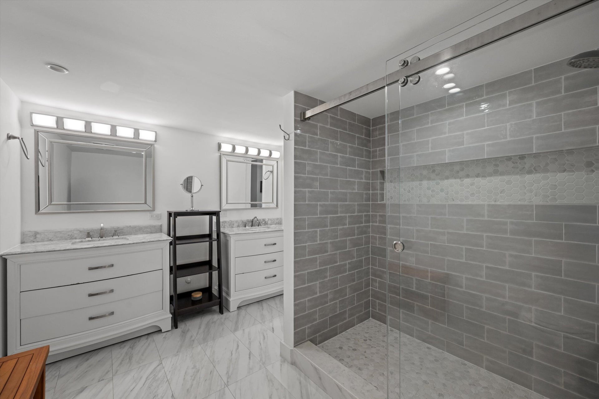 Unit 203 photo 15