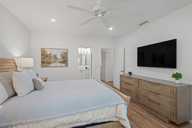 Unit 203 photo 18