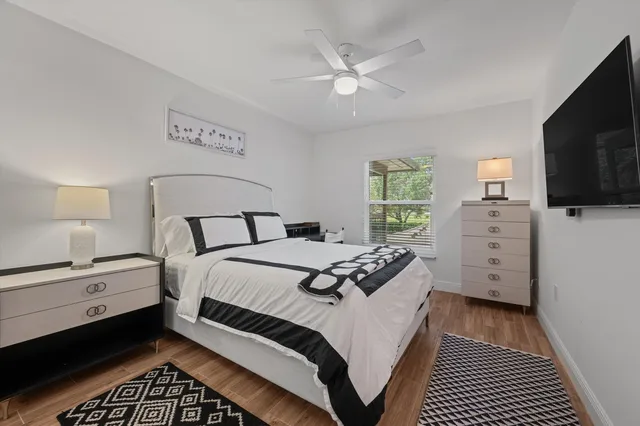Unit 203 photo 20