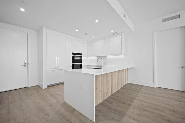 Nautilus 220 Unit 813 photo 8