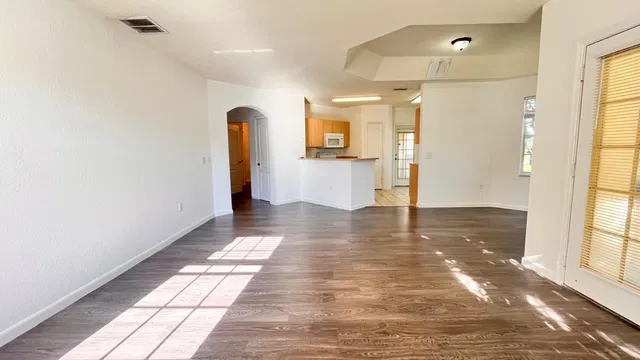 Residence photo 4