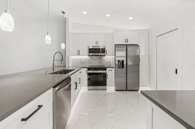 Residence photo 2
