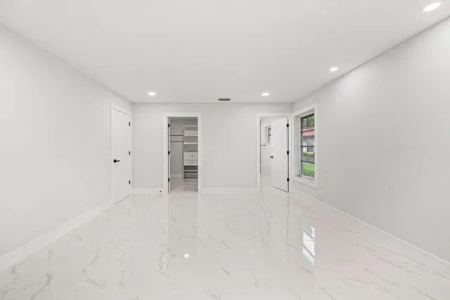 Residence photo 17