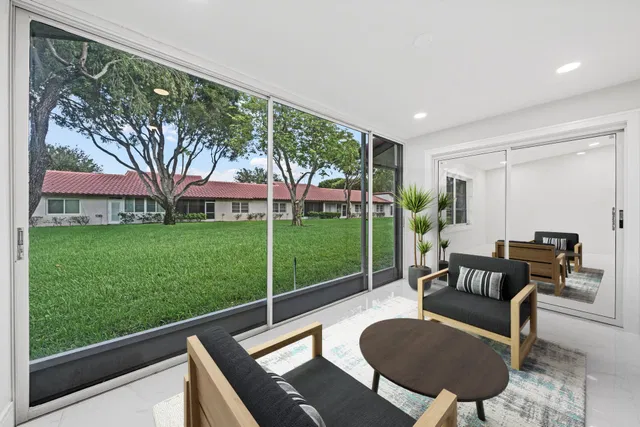 Residence photo 25