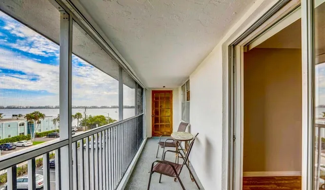 Lakeside Arms Lake Worth Unit #401 photo 14