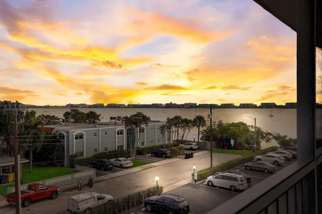 Lakeside Arms Lake Worth Unit #401 photo 30