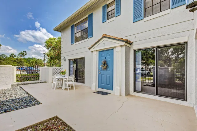 PGA National Palm Beach Gardens Unit 1 photo 2