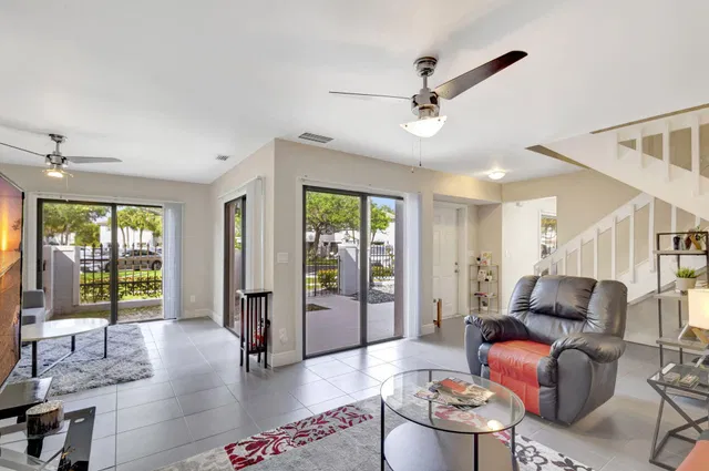 PGA National Palm Beach Gardens Unit 1 photo 6