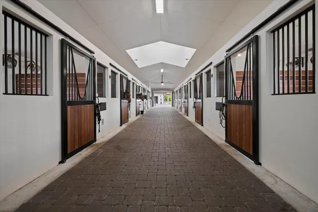 Residence photo 6