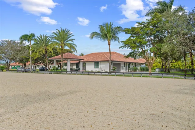 Residence photo 83