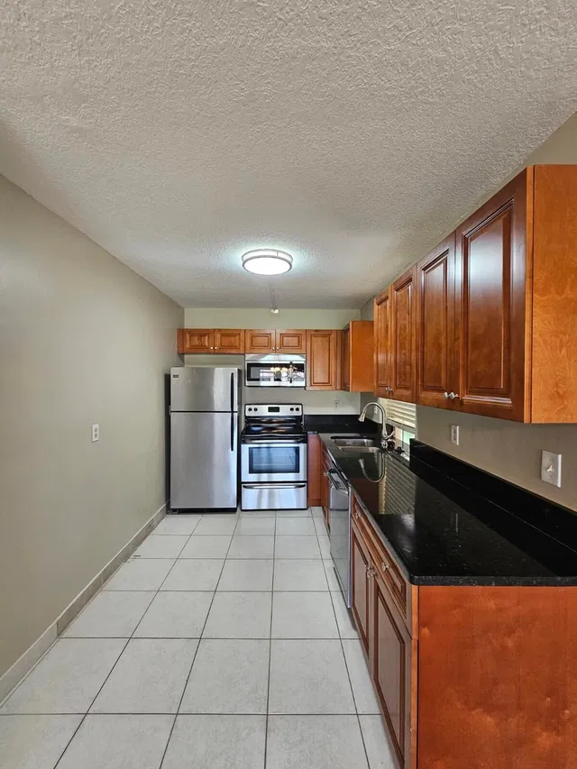 Unit 102 photo 3
