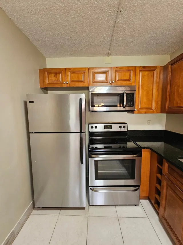 Unit 102 photo 5