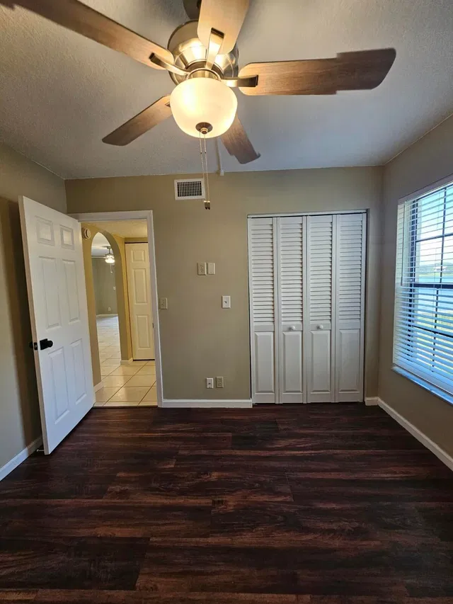 Unit 102 photo 18