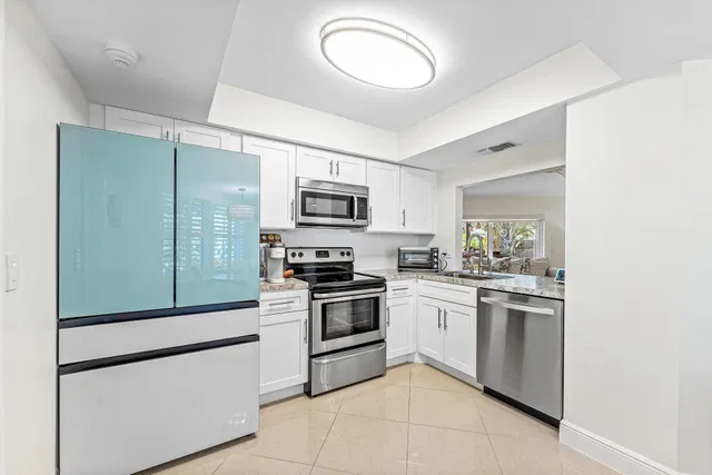 Residence photo 3
