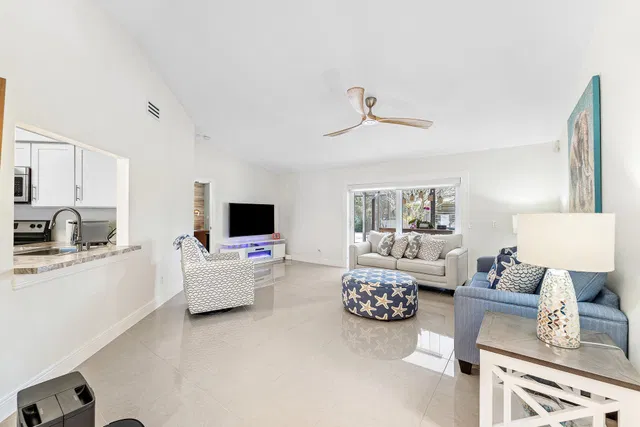 Residence photo 9