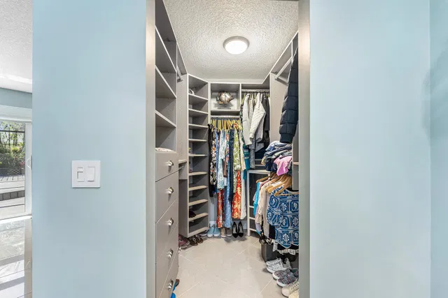 Residence photo 18