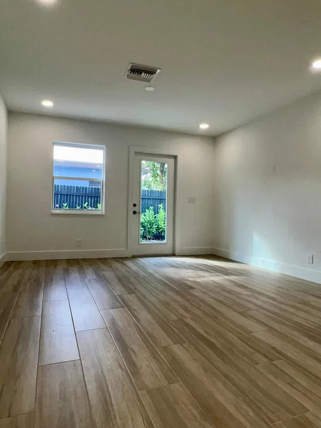 Residence photo 15