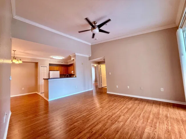 Unit 207 photo 5