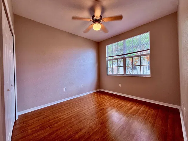 Unit 207 photo 8