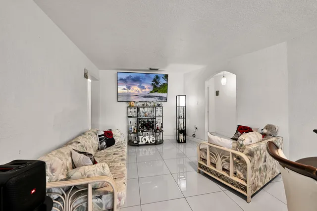 Residence photo 6