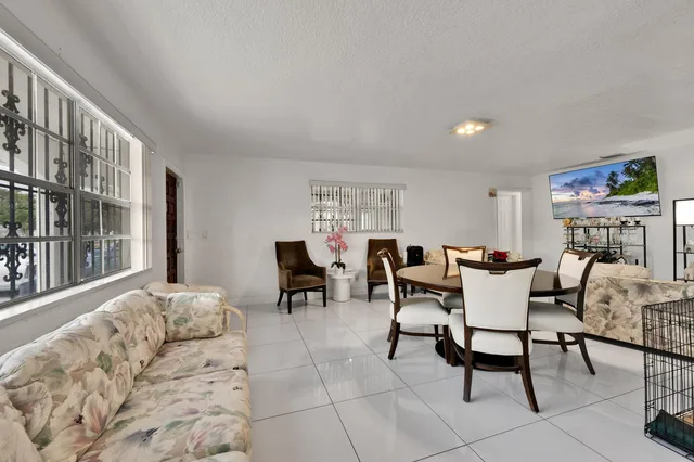 Residence photo 9