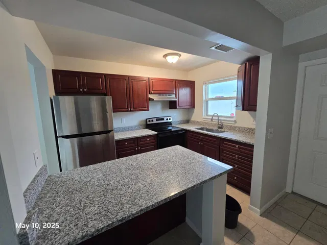Residence photo 2