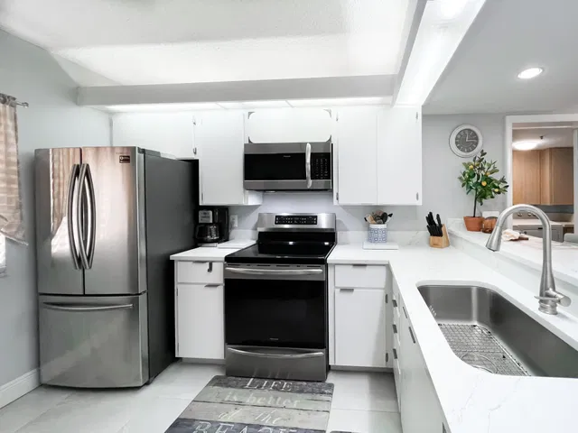 Unit 202 photo 2