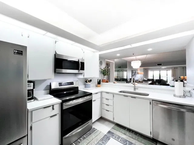 Unit 202 photo 7