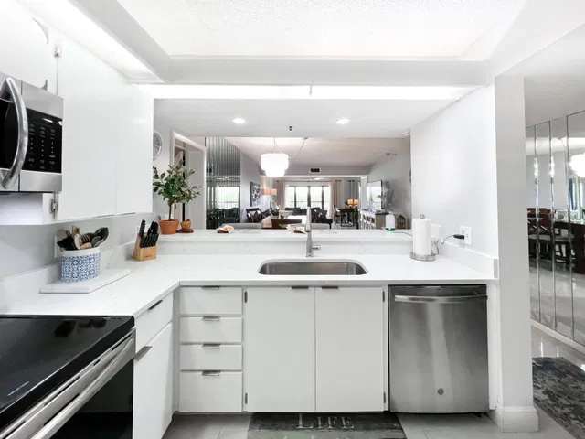 Unit 202 photo 8
