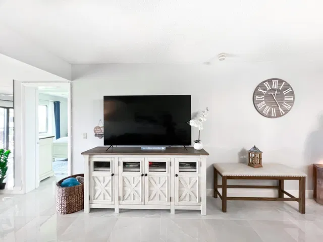 Unit 202 photo 13