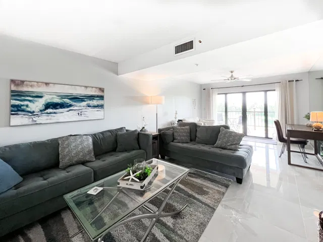 Unit 202 photo 14