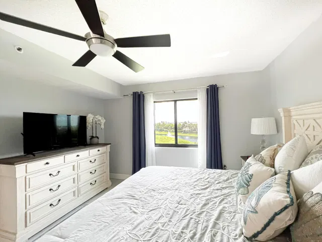 Unit 202 photo 17