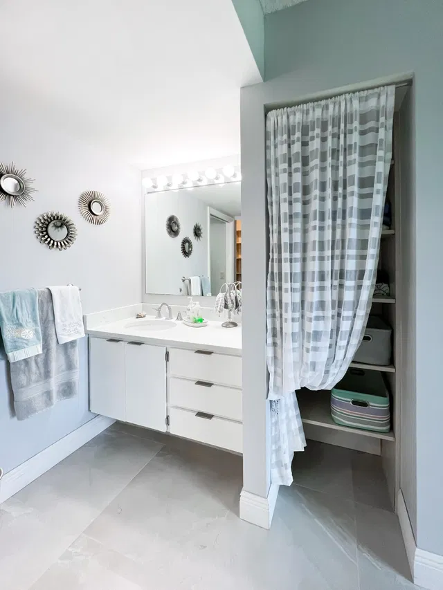 Unit 202 photo 18