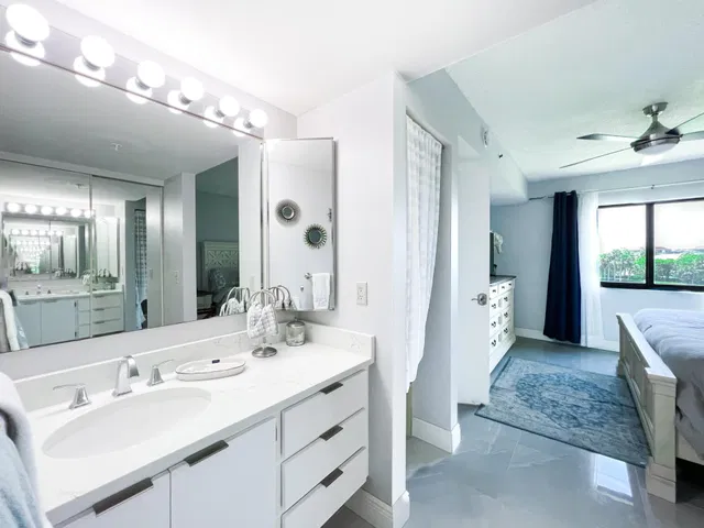 Unit 202 photo 20